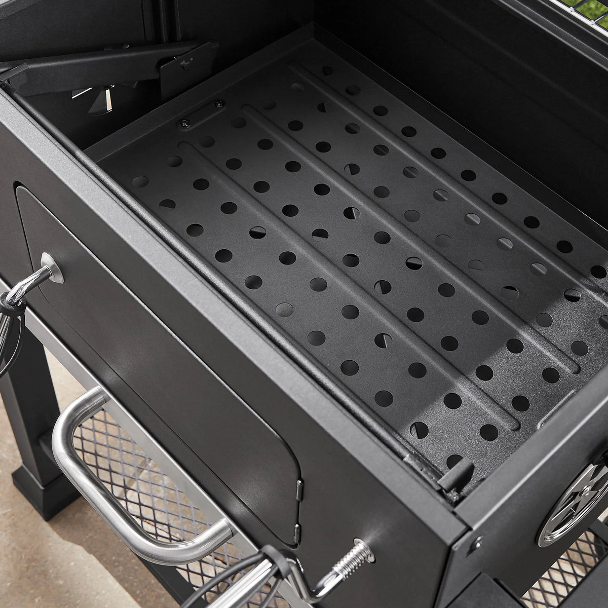Barbecue à charbon robuste Expert Grill de 24 pouces, noir
