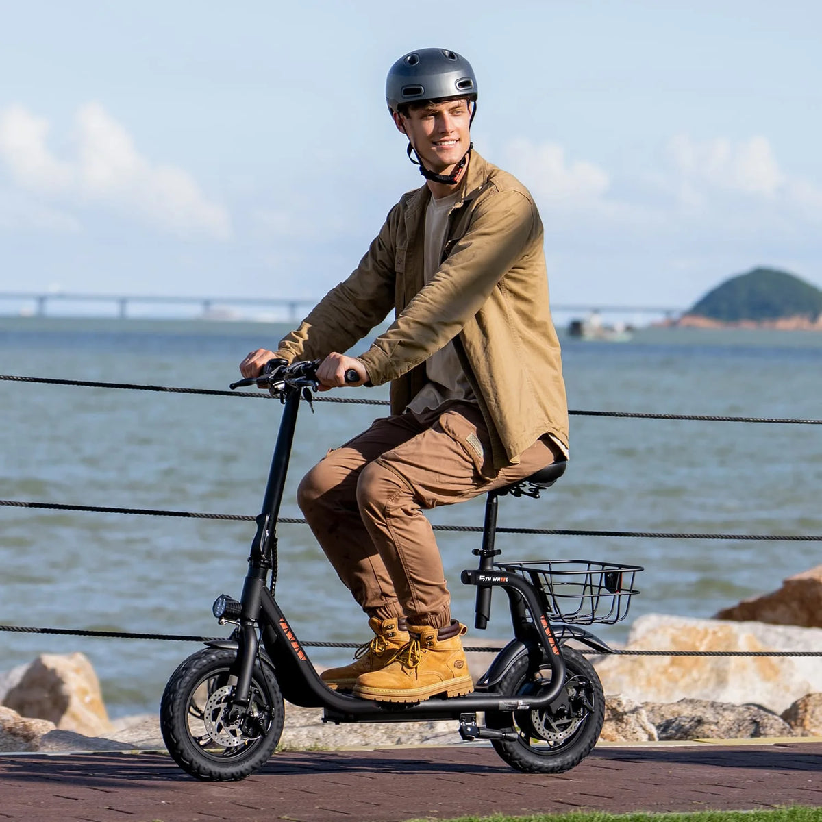 Trottinette électrique 5TH WHEEL W18S 450W pour adultes avec siège et panier de transport, 36V, 20 miles d'autonomie et 15,5 mi/h, trottinette pliable 12 pour les trajets quotidiens