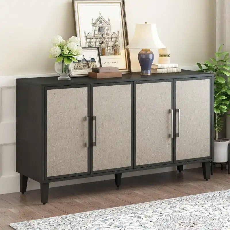 Un cabinet de style minimaliste et luxueux, doté de quatre portes en lin.