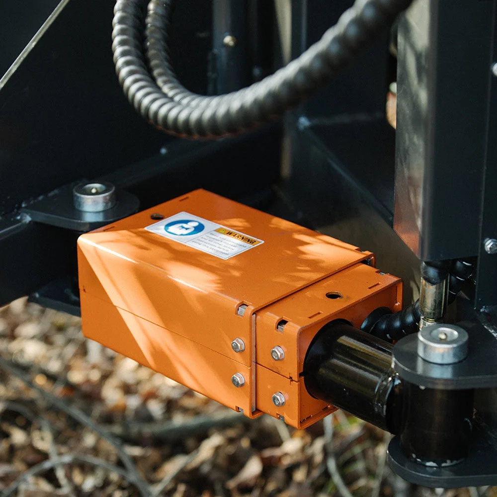 Accessoires Titan : extracteur de poteaux et d'arbres pour chargeuse compacte et tracteur niveleur