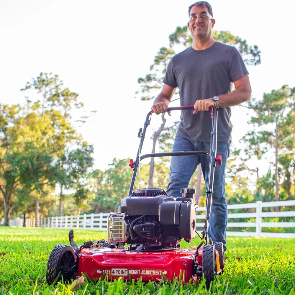 Tondeuse à gazon autotractée Hyper Tough de 20 pouces et 125 cc avec moteur Briggs & Stratton (Détails de l'assemblage : 46,9 lb ; hauteur de 22,10 pouces)