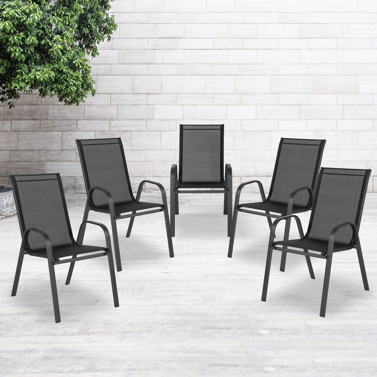 Lot de 5 chaises d’extérieur empilables BizChair noires avec matériau Flex Comfort et structure en métal