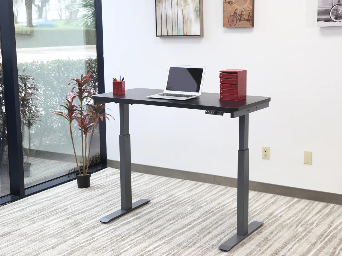Bureau assis-debout électrique noir Motionwise, 24?x48, réglable en hauteur de 28 à 48 avec 4 hauteurs préréglées et port de charge USB, plusieurs couleurs